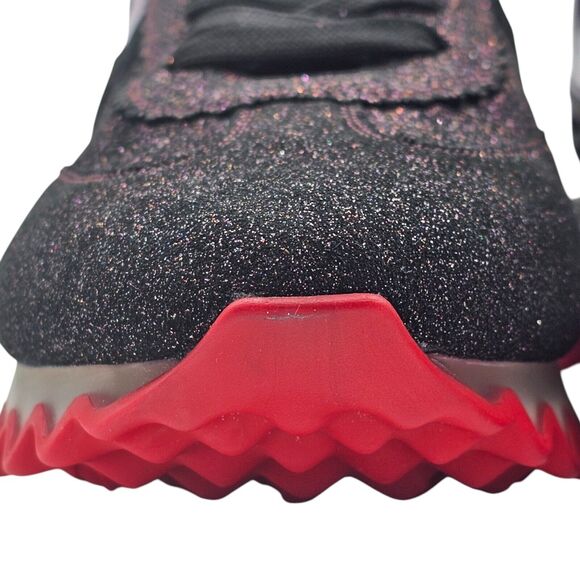 Athletic_Shoes